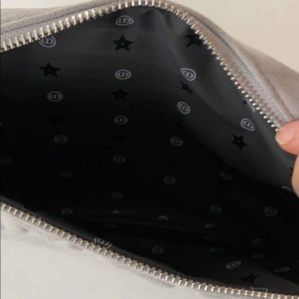 Christian Dior- Dior Cosmetic Bag Clutch - Picture 4 of 8